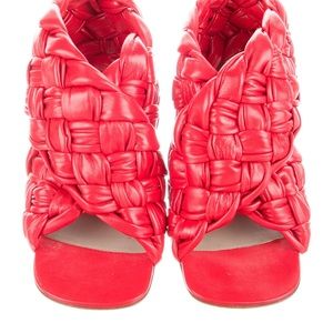 Bottega Veneta
Intrecciato Weave Leather Slingback Sandals